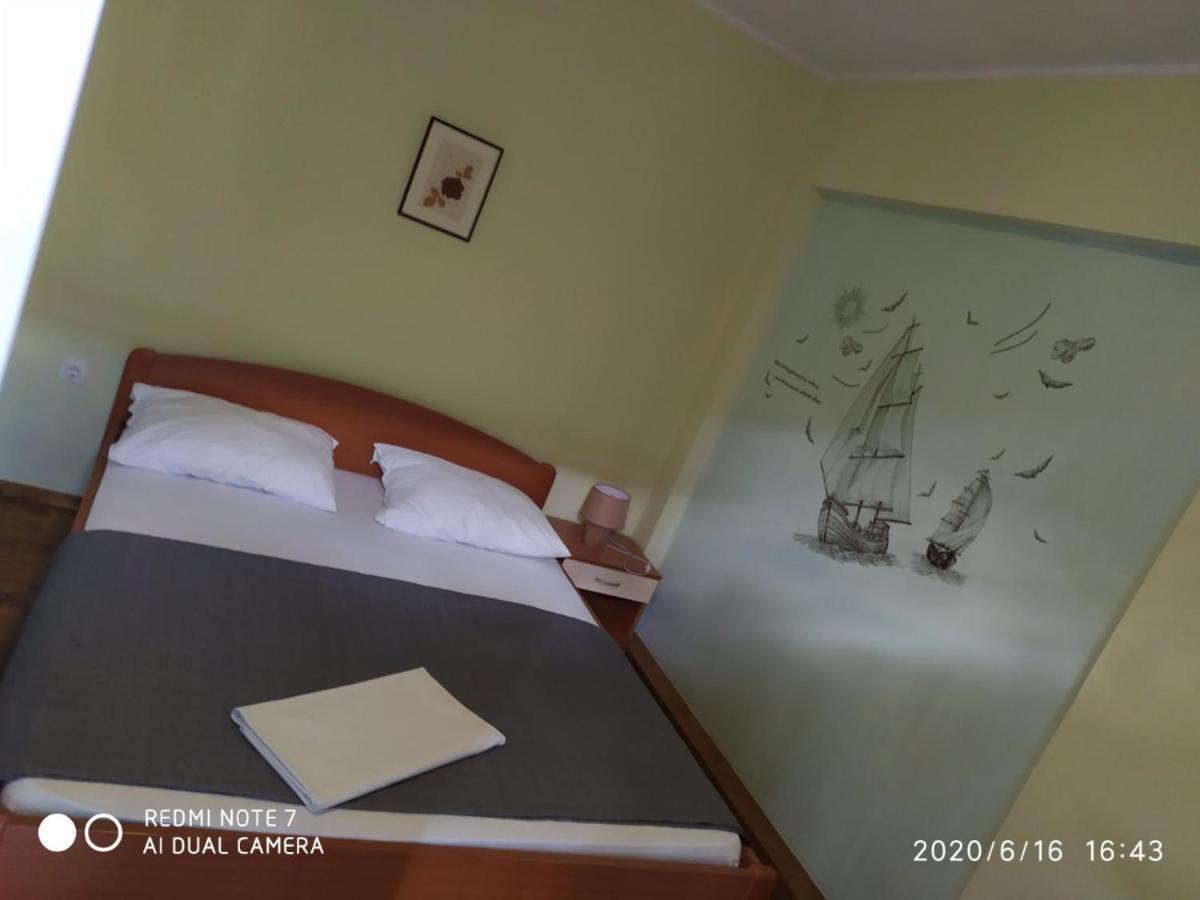 Apartman Ena โวดีเซ ภายนอก รูปภาพ